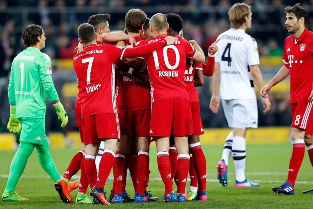 Müller hizo el tanto que salvó de la derrota al Bayern. EFE