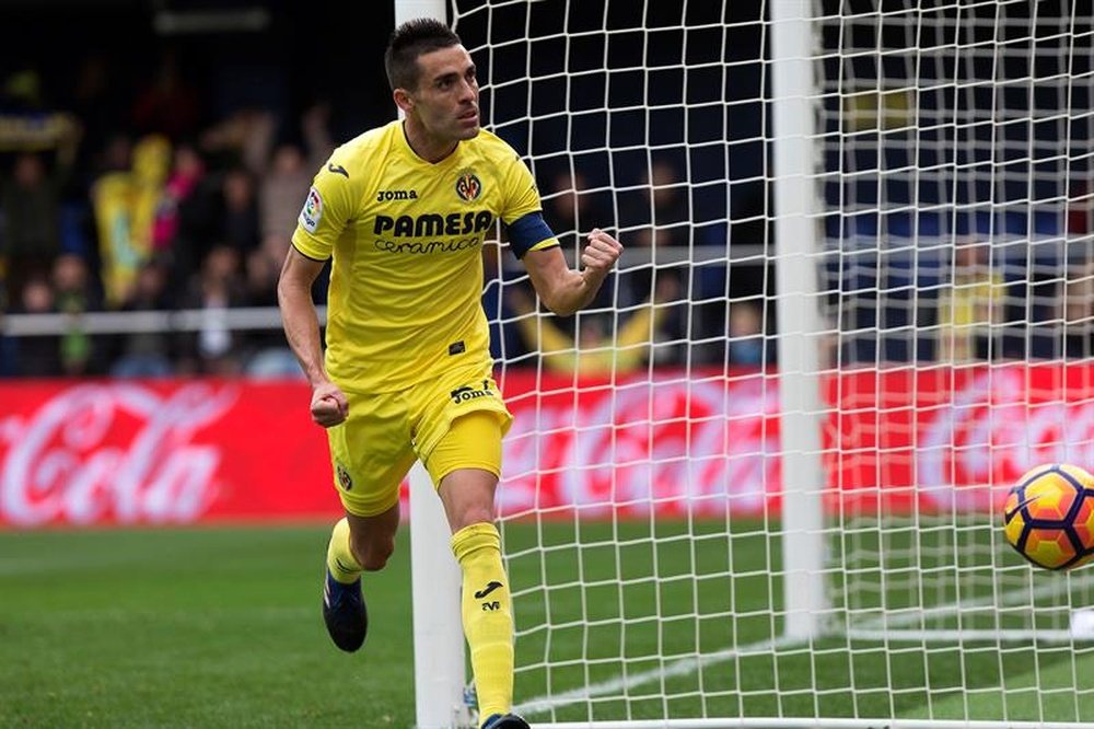 El centrocampista del Villarreal CF Bruno Soriano celebra un gol durante un partido. EFE/Archivo