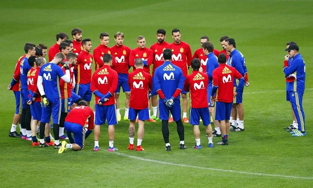 Les joueurs de la 'Roja' lors d'un entraînement au Stade de France. EFE
