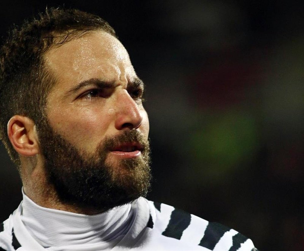 A hostile reception awaits Higuain at his former club. EFE/Archivo