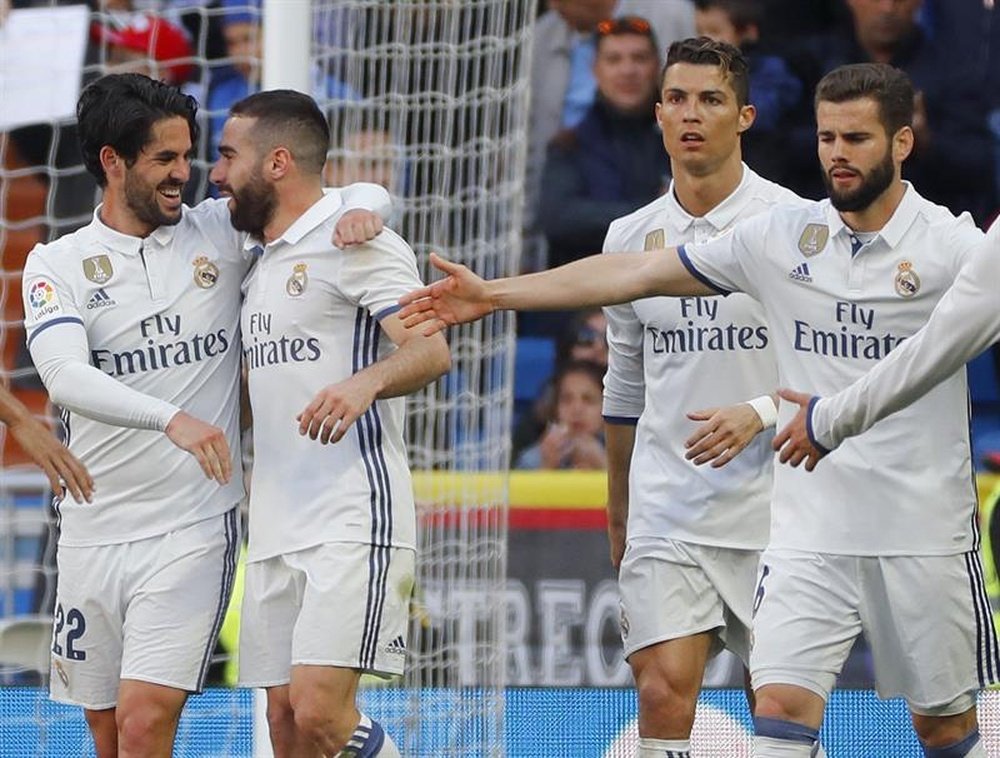 Les joueurs du Real Madrid célebrent la victoire contre Alaves en LIga. AFP