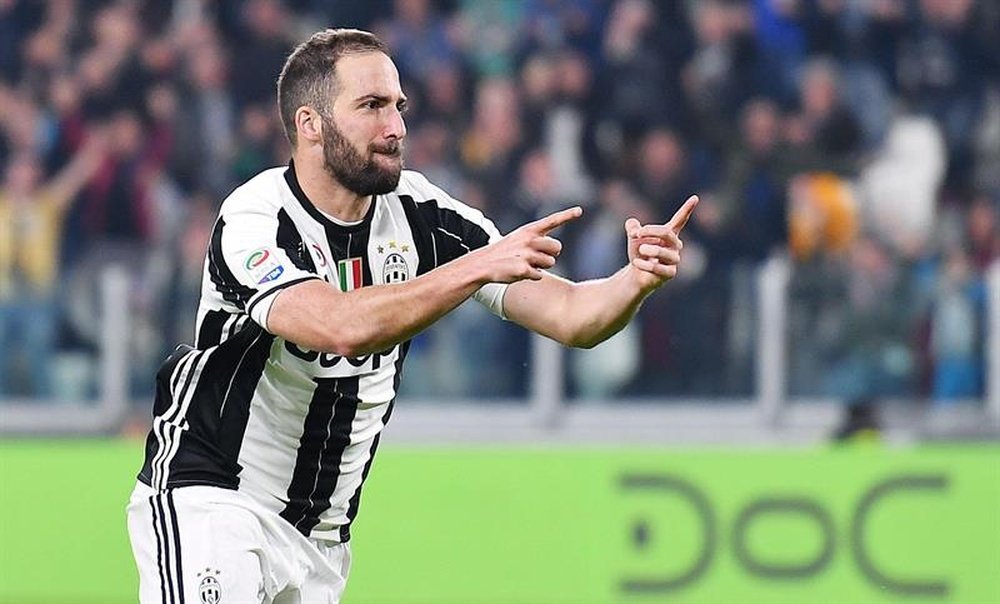 Triunfo da Juventus com dois gols de Higuaín. EFE