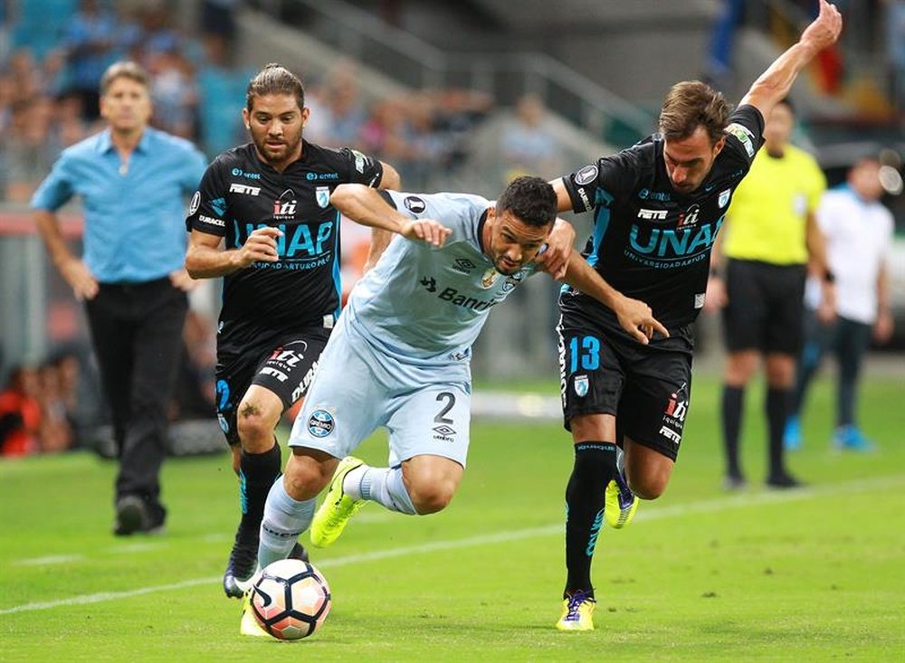 Tras caer ante Gremio, Iquique se centra en la Liga Chilena. EFE