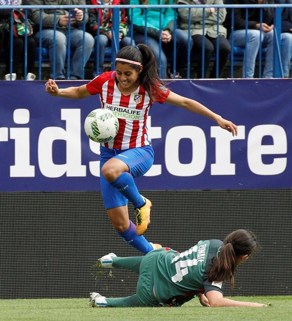 La jugadora navarra Eunate Arraiza milita en las filas del Athletic de Bilbao. EFE