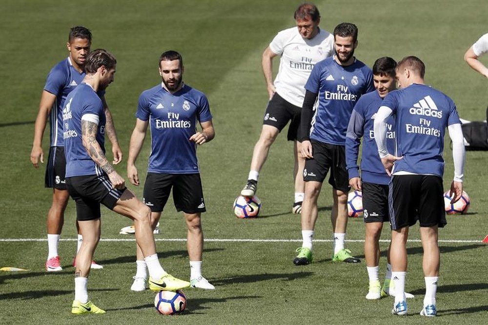 Les joueurs du Real Madrid à l'entraînement avant le match de Liga contre le Sporting. EFE