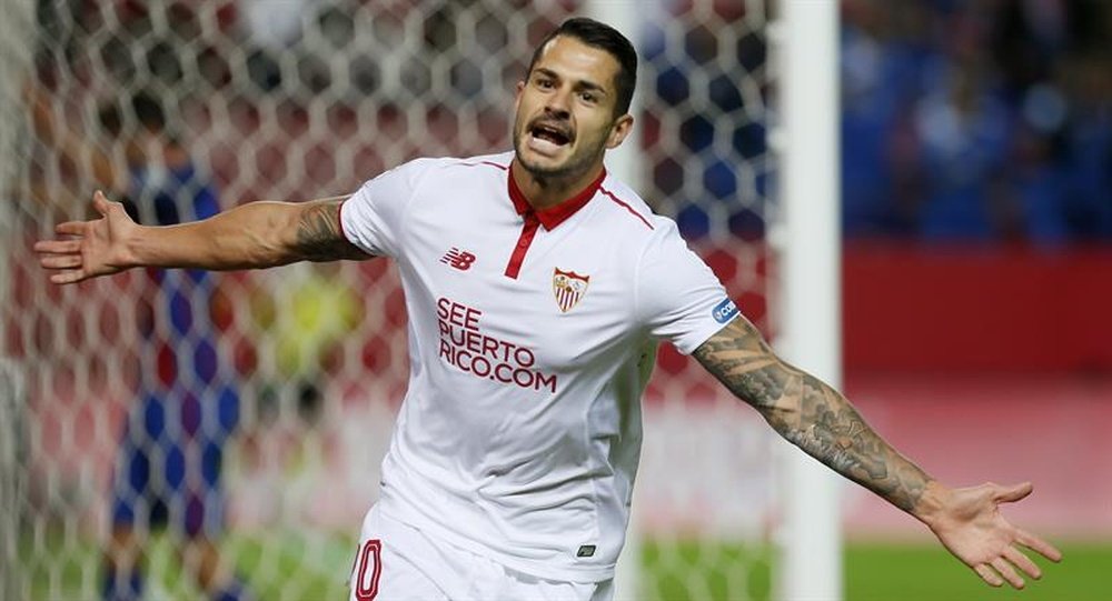 Vitolo is being eyed up by both Chelsea and Atletico Madrid. EFE/Archivo