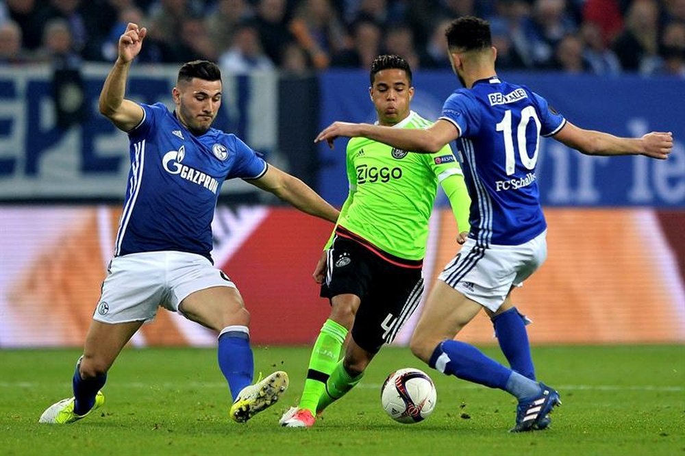 Les joueurs de Schalke ont été sanctionnés. EFE