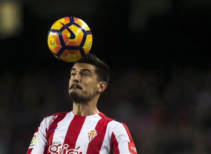 Sporting y Eibar negocian el traspaso de Sergio Álvarez