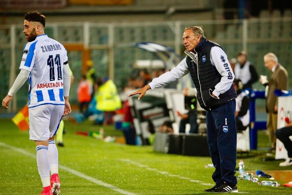 Ingresan al mítico Zdenek Zeman en Italia, aunque su vida no corre peligro. EFE