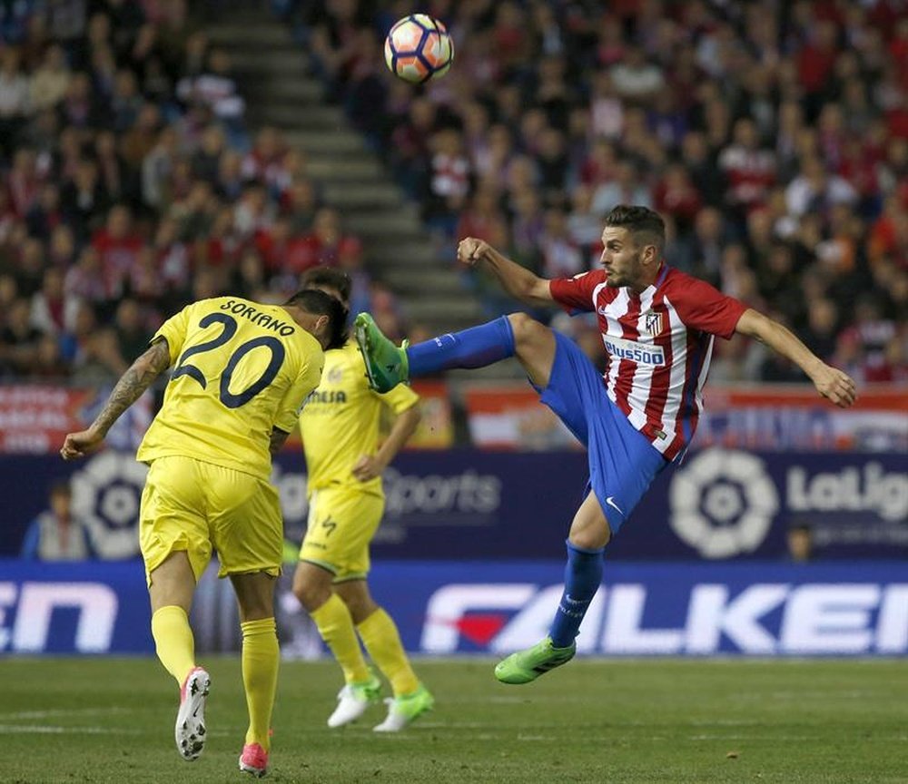 Koke encarnó la frustración por la ocasión perdida ante el Villarreal. EFE