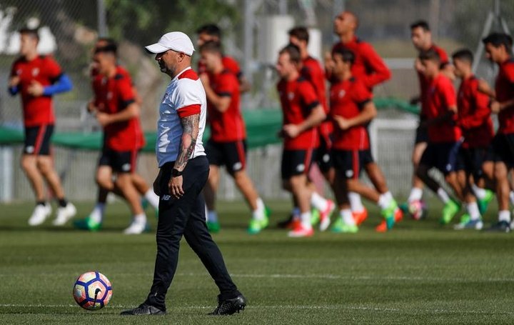 El Sevilla prepara el partido ante el Madrid sin Iborra, Vitolo, Escudero y Mariano