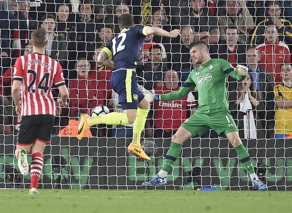Giroud anotó el segundo gol del Arsenal al Southampton. EFE