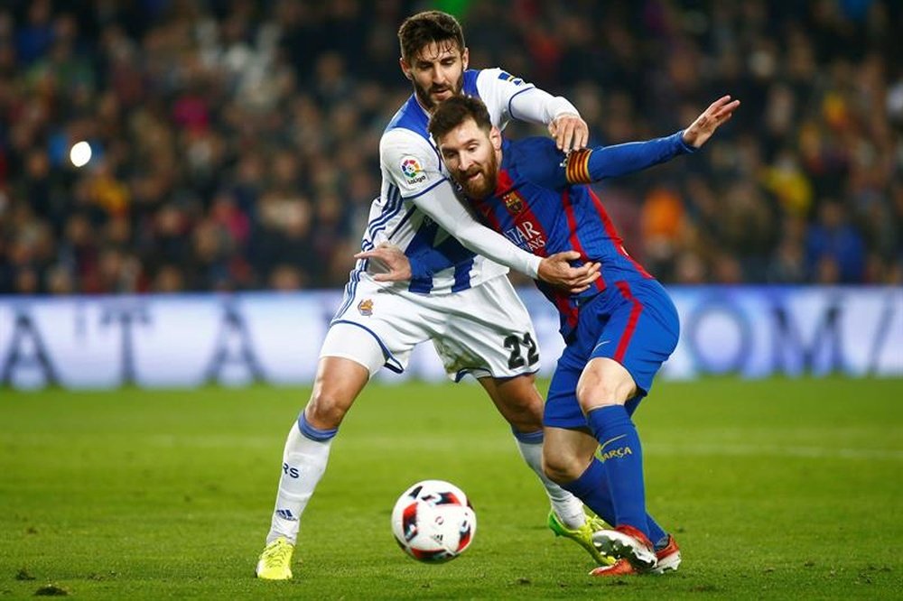 Messi golea y sufre ante la Real. EFE/Archivo
