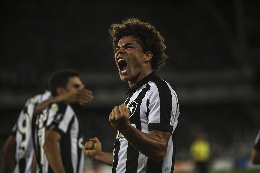 Botafogo debe medirse a Nacional de Montevideo para alcanzar los cuartos de la Libertadores. EFE