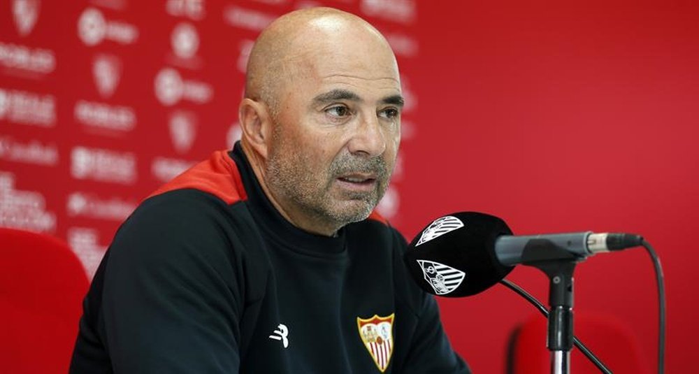 L'entraîneur du FC Séville, Jorge Sampaoli, lors d'une conférence de presse. EFE