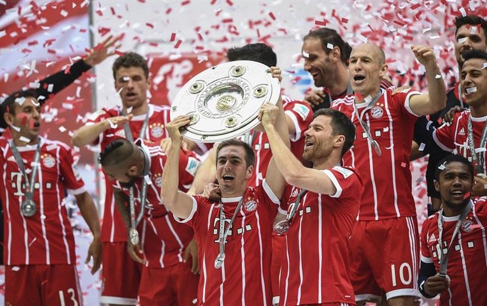 El Bayern ya celebró la última Bundesliga con la camiseta de la próxima temporada. AFP