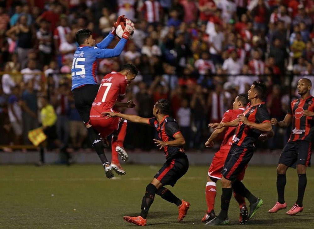 Real Estelí golea y se mete en la final. EFE