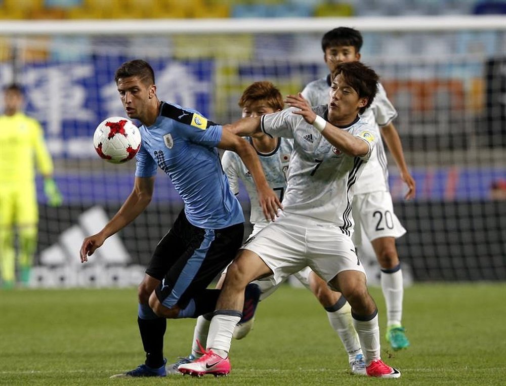 Uruguay ya está en octavos tras el 2-0 a Japón. EFE