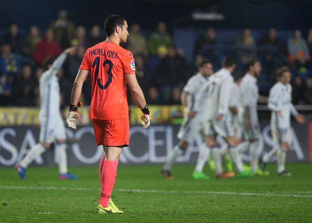 Andrés Fernández espera que el Villarreal llegue lejos en Copa. EFE