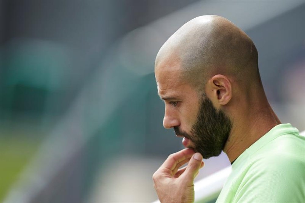 Mascherano out for four weeks. EFE