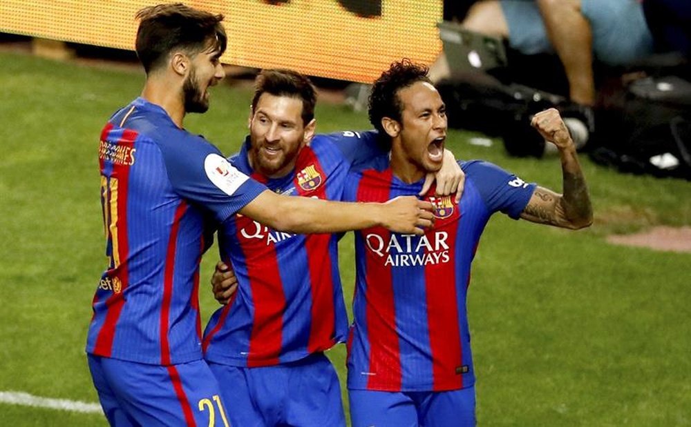 Les joueurs du FC Barcelone, Leo Messi, Neymar et André Gomes célèbrent un but en Coupe du Roi. EFE