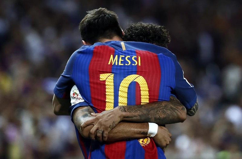 Messi vio a Neymar entre lágrimas y le aconsejó que no se dejara intimidar por nadie. EFE