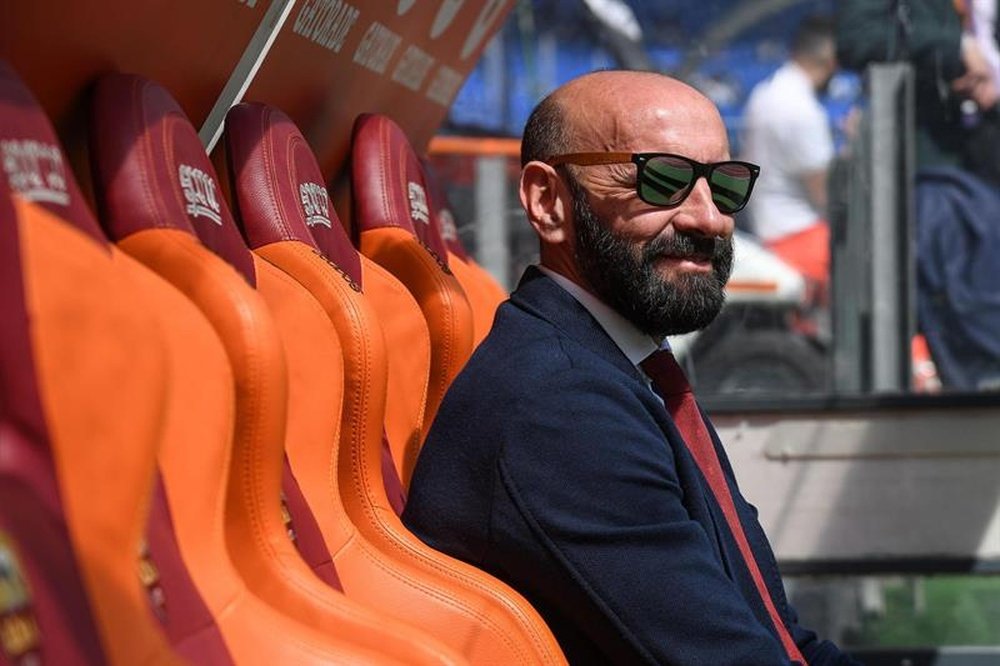 El director deportivo de la Roma quiere evitar la marcha de Giménez a la Juventus. AFP/Archivo