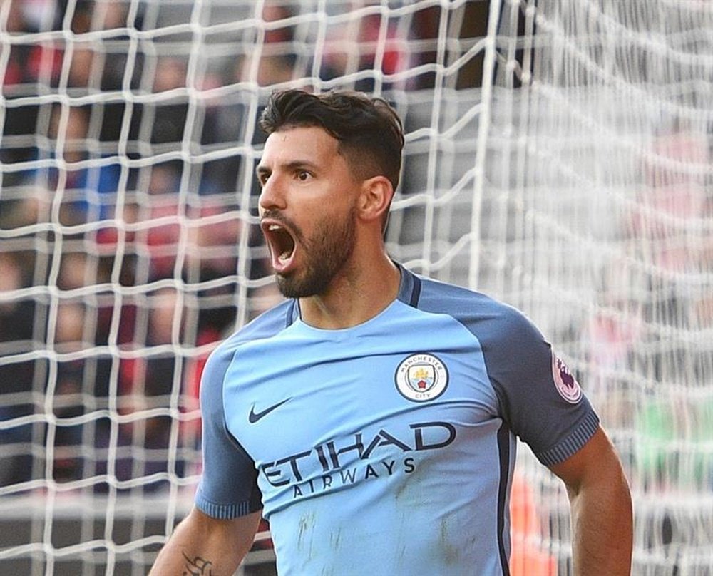 Reports in Spain suggest Aguero could join Chelsea. EFE
