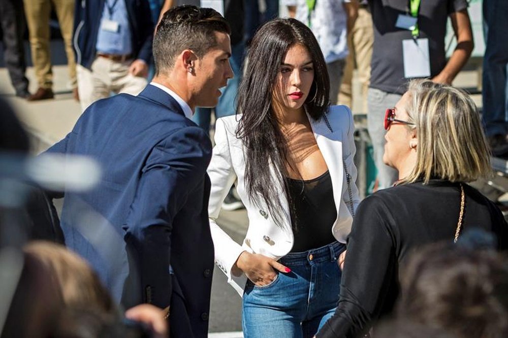 Cristiano Ronaldo y su novia Georgina Rodríguez podrían ser padres a finales de año. EFE/Archivo