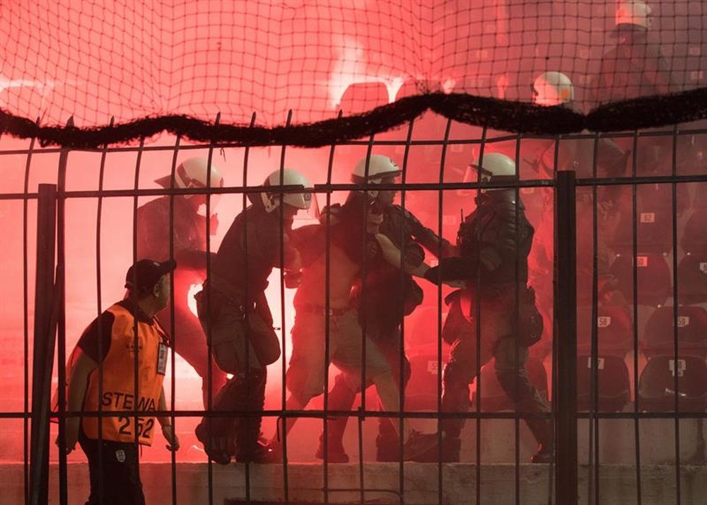Los ultras del PAOK la han vuelto a liar en Grecia. EFE/Archivo