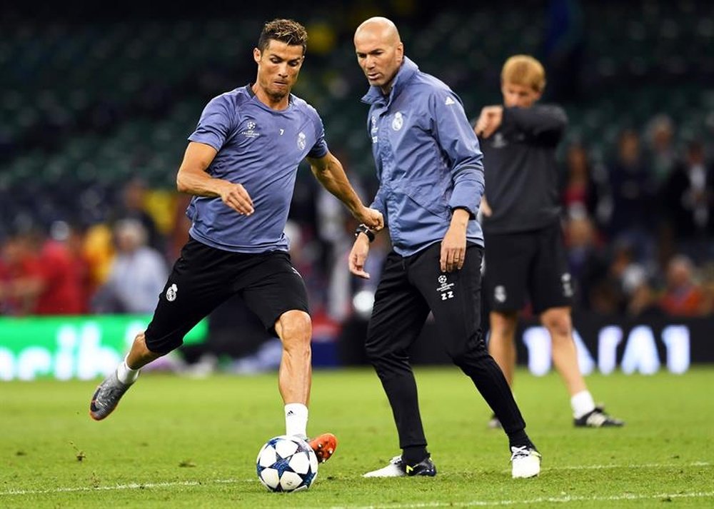 Zinédine Zidane et Cristiano Ronaldo. EFE