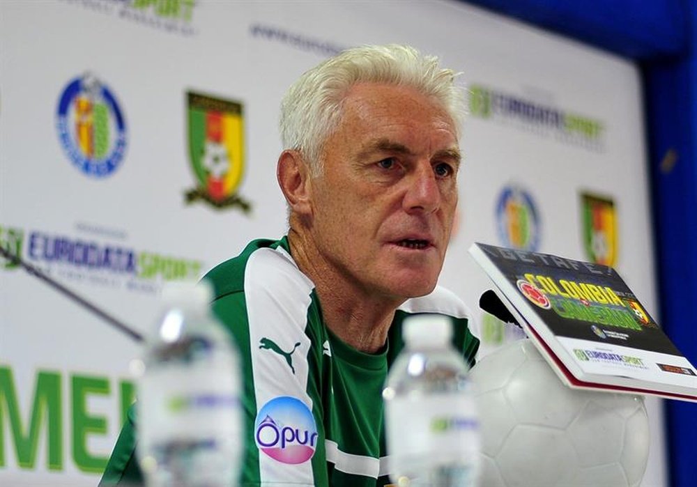Cameron's coach Broos thinks that Chile is much better than other Southamerican squads. AFP