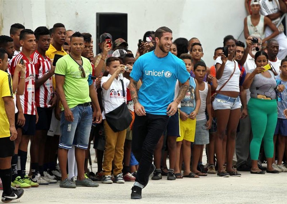 Sergio Ramos visita Perú tras las inundaciones. EFE/Archivo