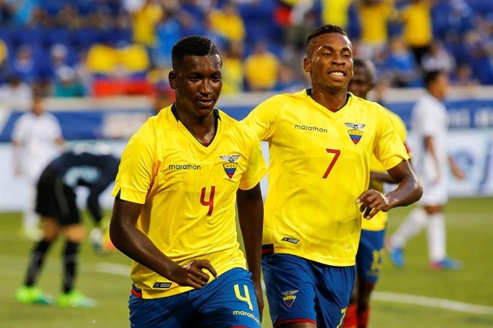 Ecuador se deshizo de Trinidad y Tobago con jugadores locales