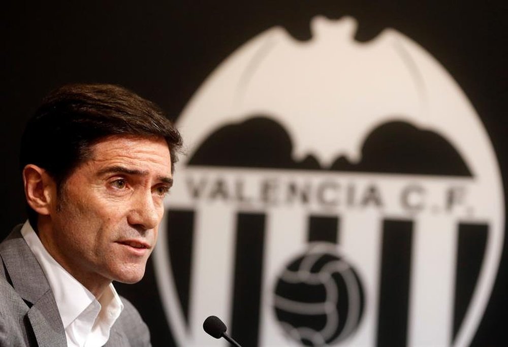 El Valencia debe vender a sus cedidos antes de darle fichajes a Marcelino. EFE/Archivo