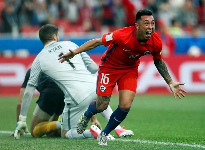Le Chili se fait peur mais file en demi-finales