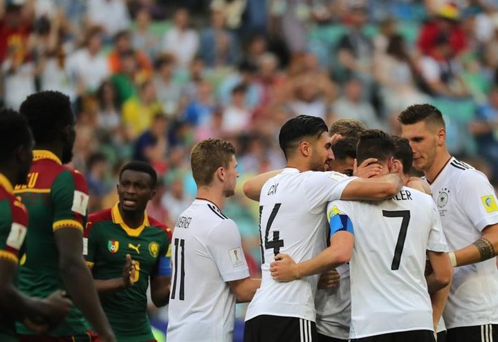 Alemania arremete contra Camerún con el freno de mano echado