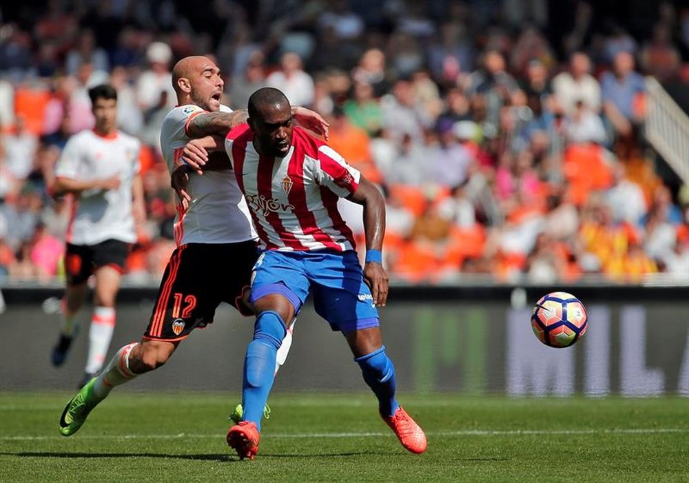 El Sporting prohibió jugar a Babin con la Selección de Martinica este verano. EFE/Archivo