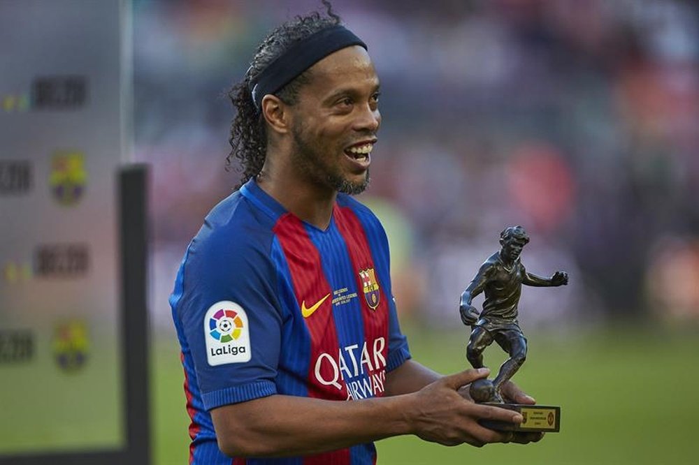 Ronaldinho jouera avec les légendes du Barça en Zambie. EFE