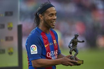 Ronaldinho sera l'attraction du match opposant les légendes du FC Barcelone à la sélection de Zambie victorieuse de la Coupe d'Afrique des Nations en 2012. Le match aura lieu ce jeudi à 16h00.