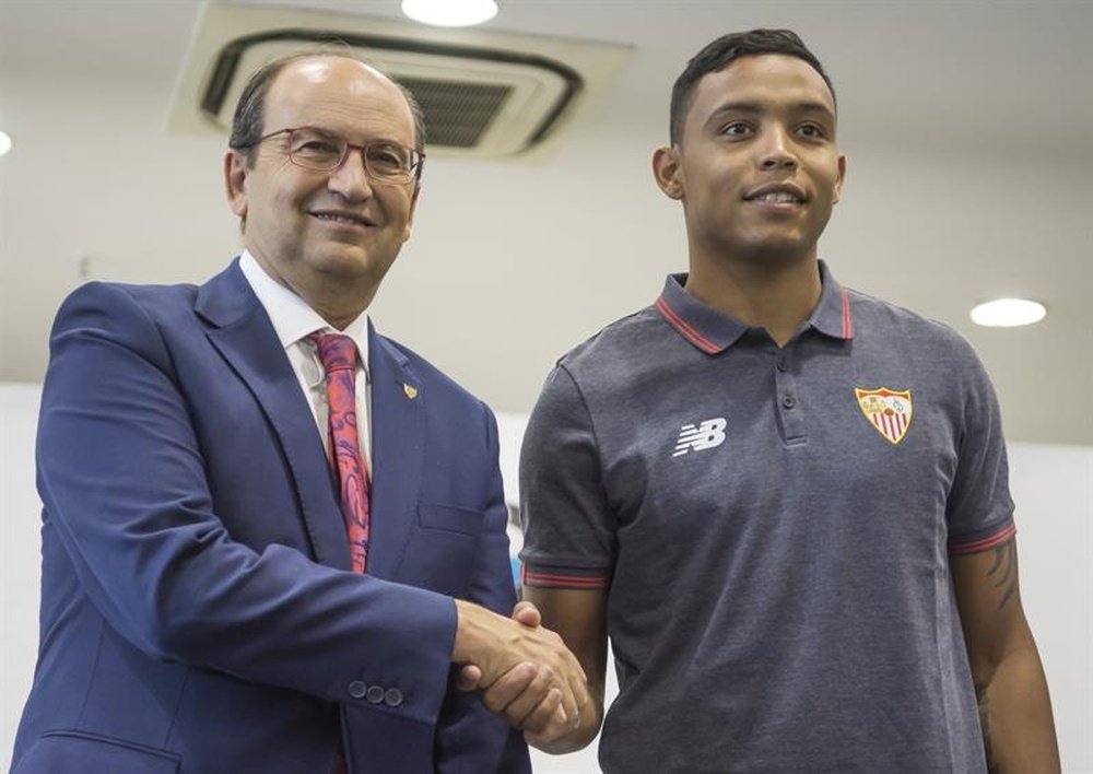Sevilla appoint Luis Muriel as their new player. EFE