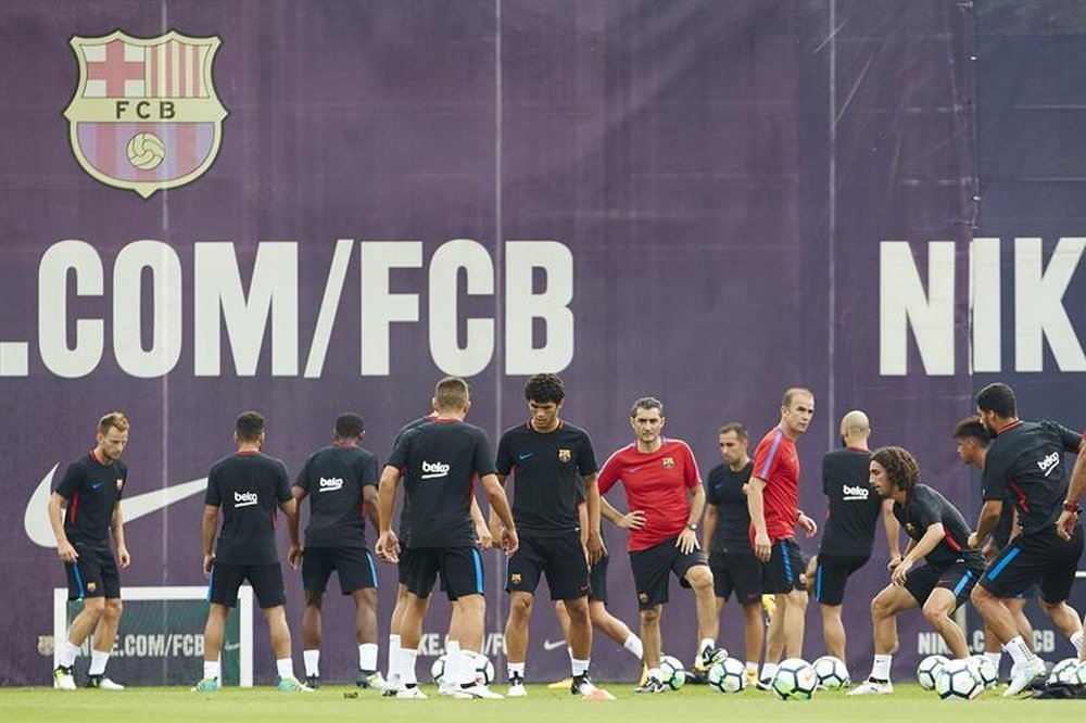 La medular del Barça está demasiado poblada. EFE/AlejandroGarcía