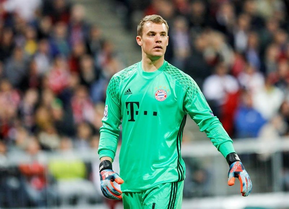 Manuel Neuer will miss the Bundesliga opening clash against Bayer Leverkusen. EFE/Archivo