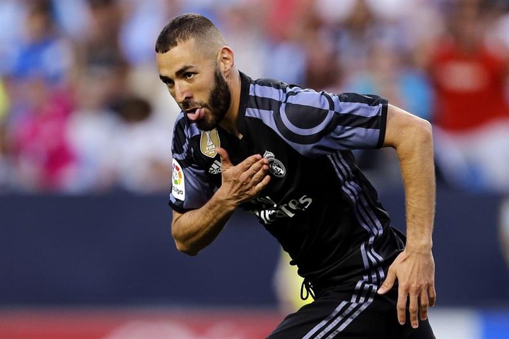 Karim Benzema looks set to sign a new five-year deal with Real Madrid. EFE/Archivo