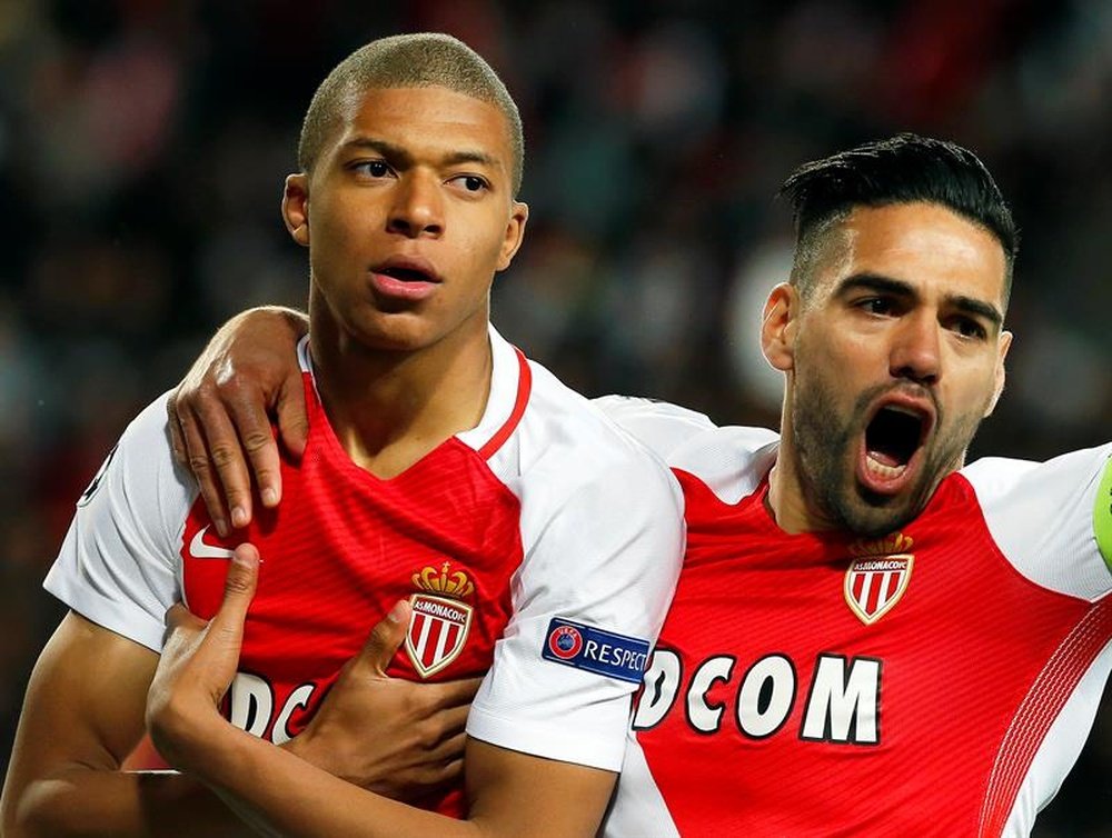Mbappe and Falcao in action for Monaco. EFE