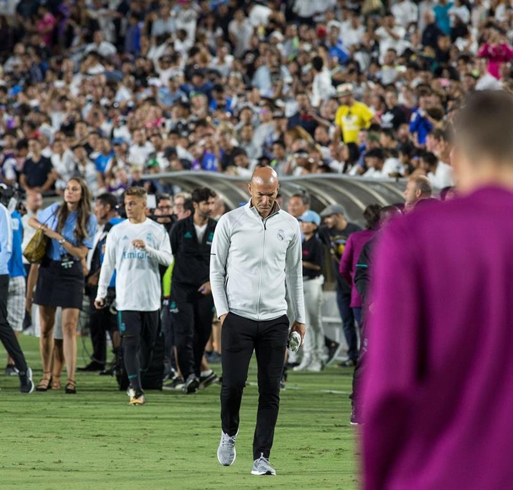Zidane defendió a los suyos tras la goleada. EFE