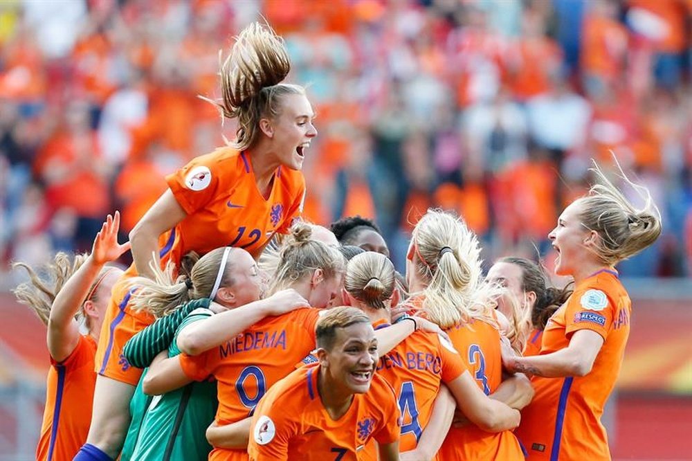 Holanda vence en la Eurocopa femenina. EFE