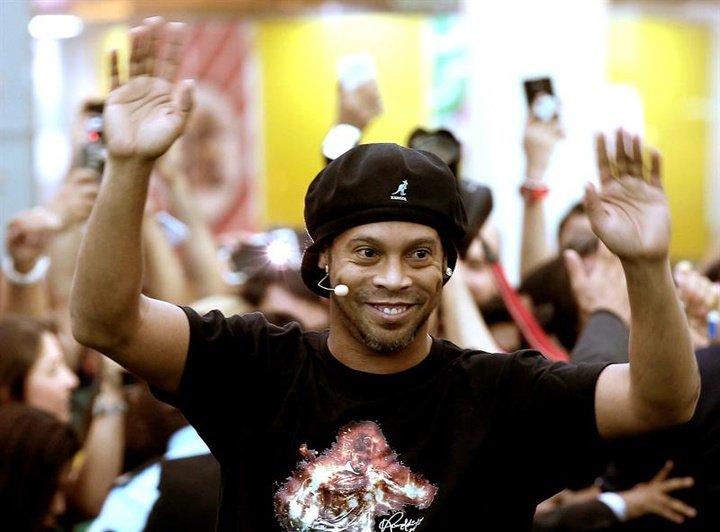 Quase certa a presença de Ronaldinho em Moçambique para jogo das estrelas
