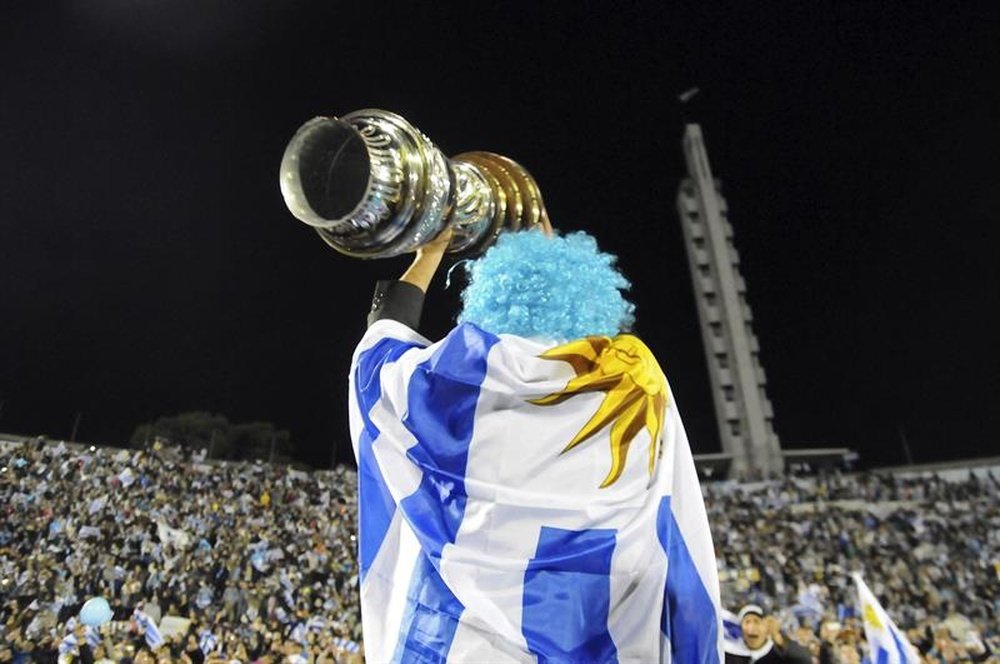 Uruguay quiere honrar su historia futbolística a nivel de naciones. EFE