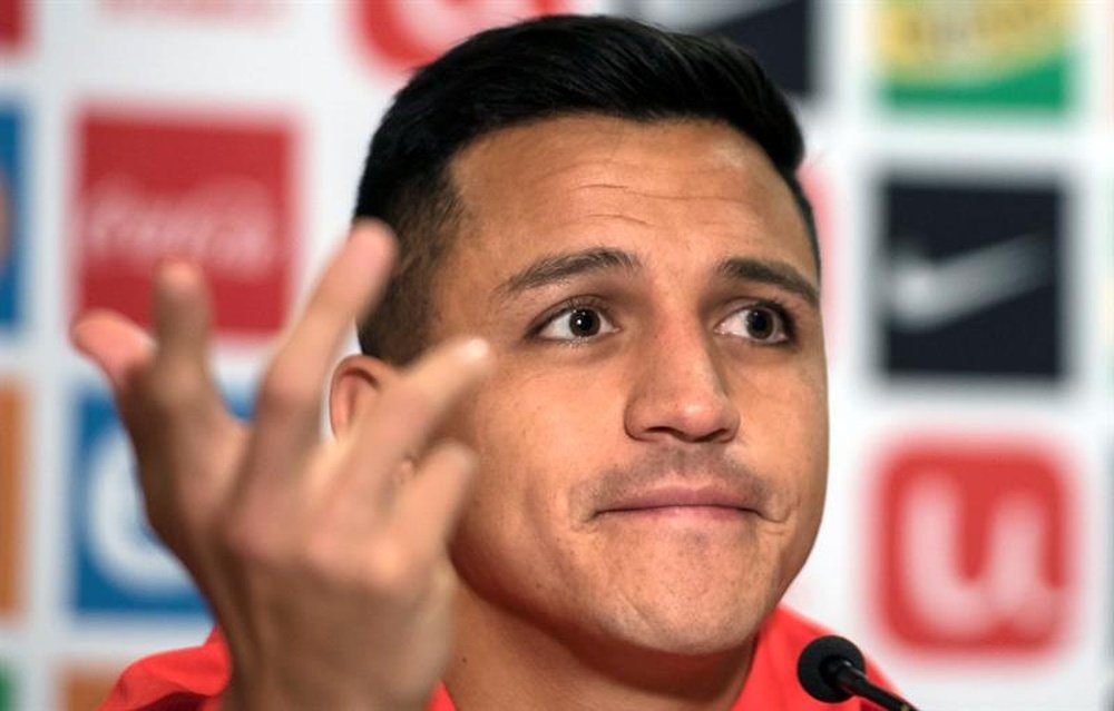 Alexis Sanchez is believed to be in Paris for talks with PSG. EFE/Archivo